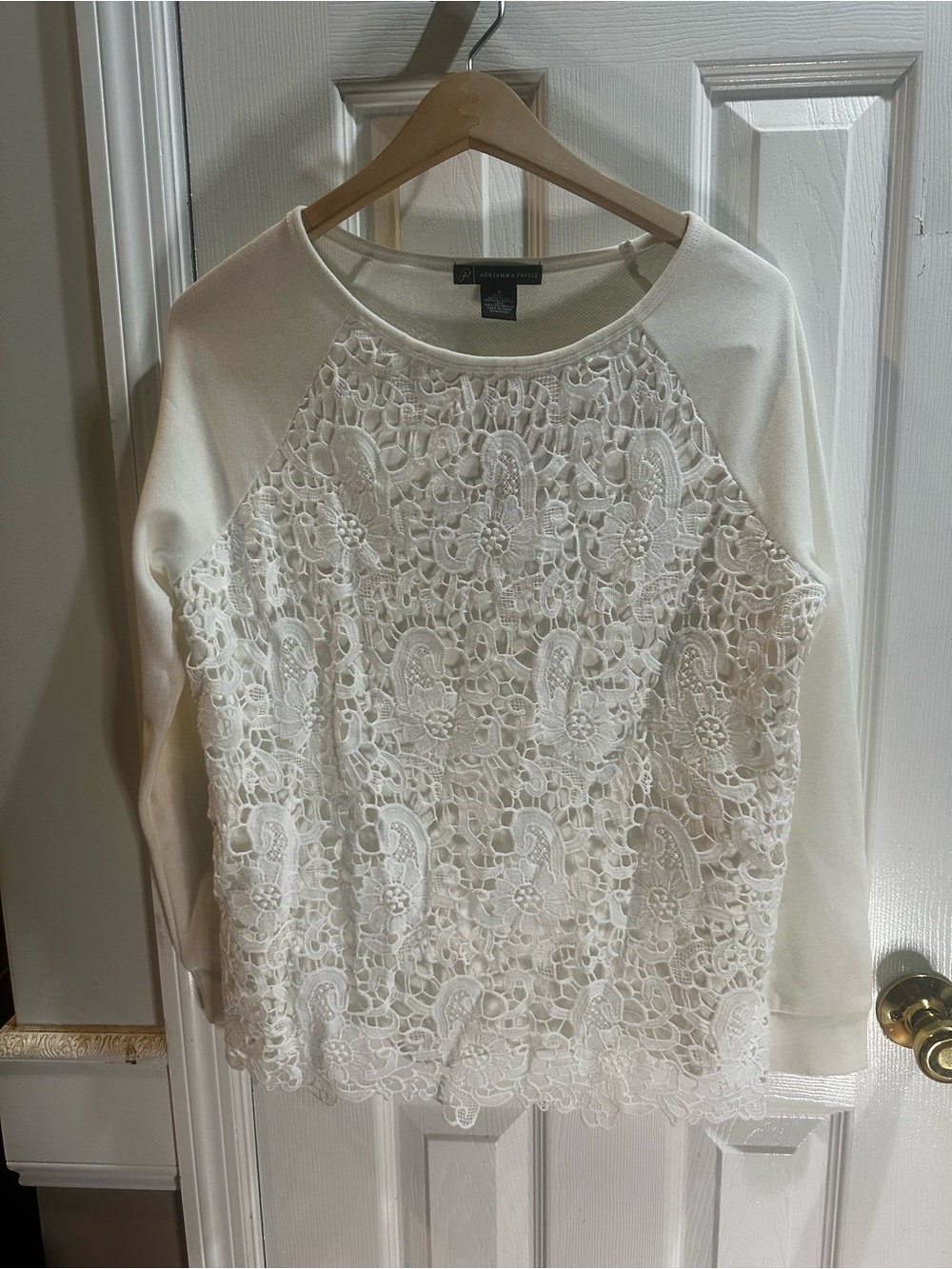 NWT Adrianna Papell‎ Ivory Place Eyelet Sweatshirt Blouse Small